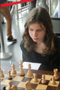 Robin tijdens haar partij in de tweede ronde (C)Stichting Pathena